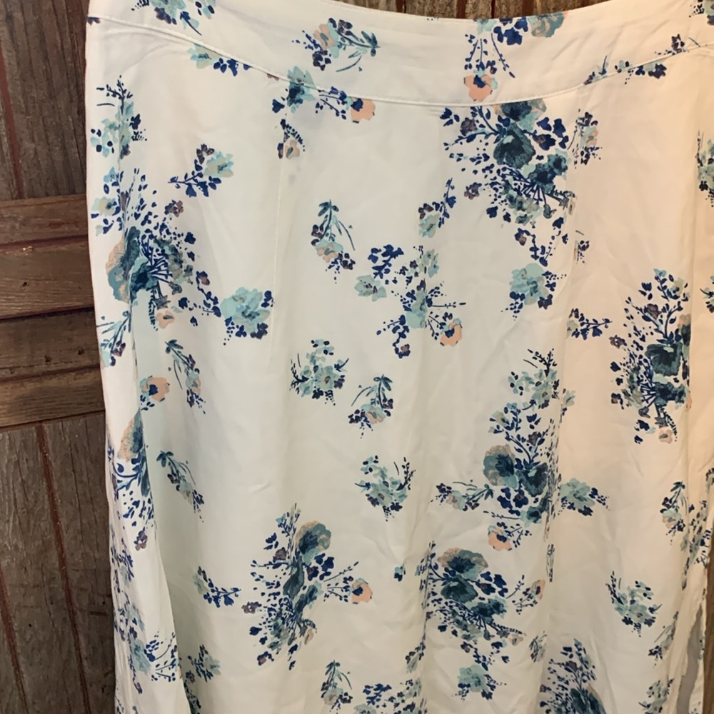 Women’s a.n.a White Blue Floral Midi Fully Lined Coastal Summer Side Slit Skirt - Picture 2 of 6